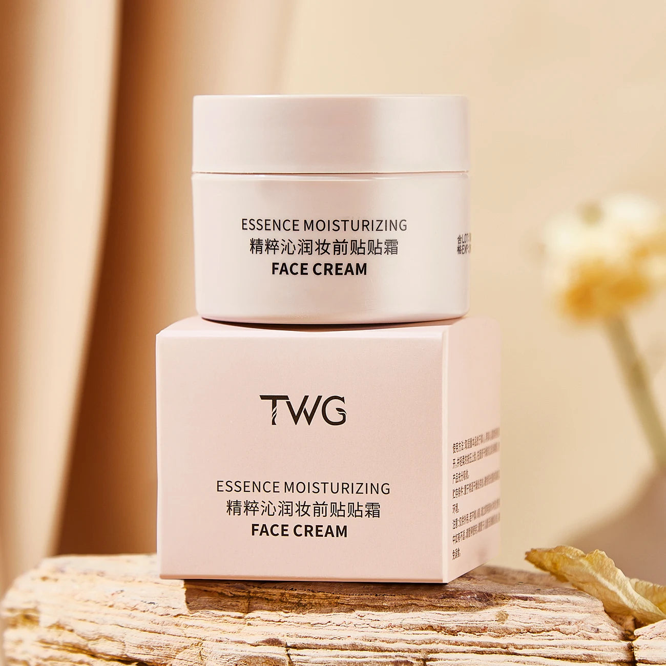 Apply the cream before makeup, moisturizing foundation cream - lasting moisturizing, creating a natural foundation