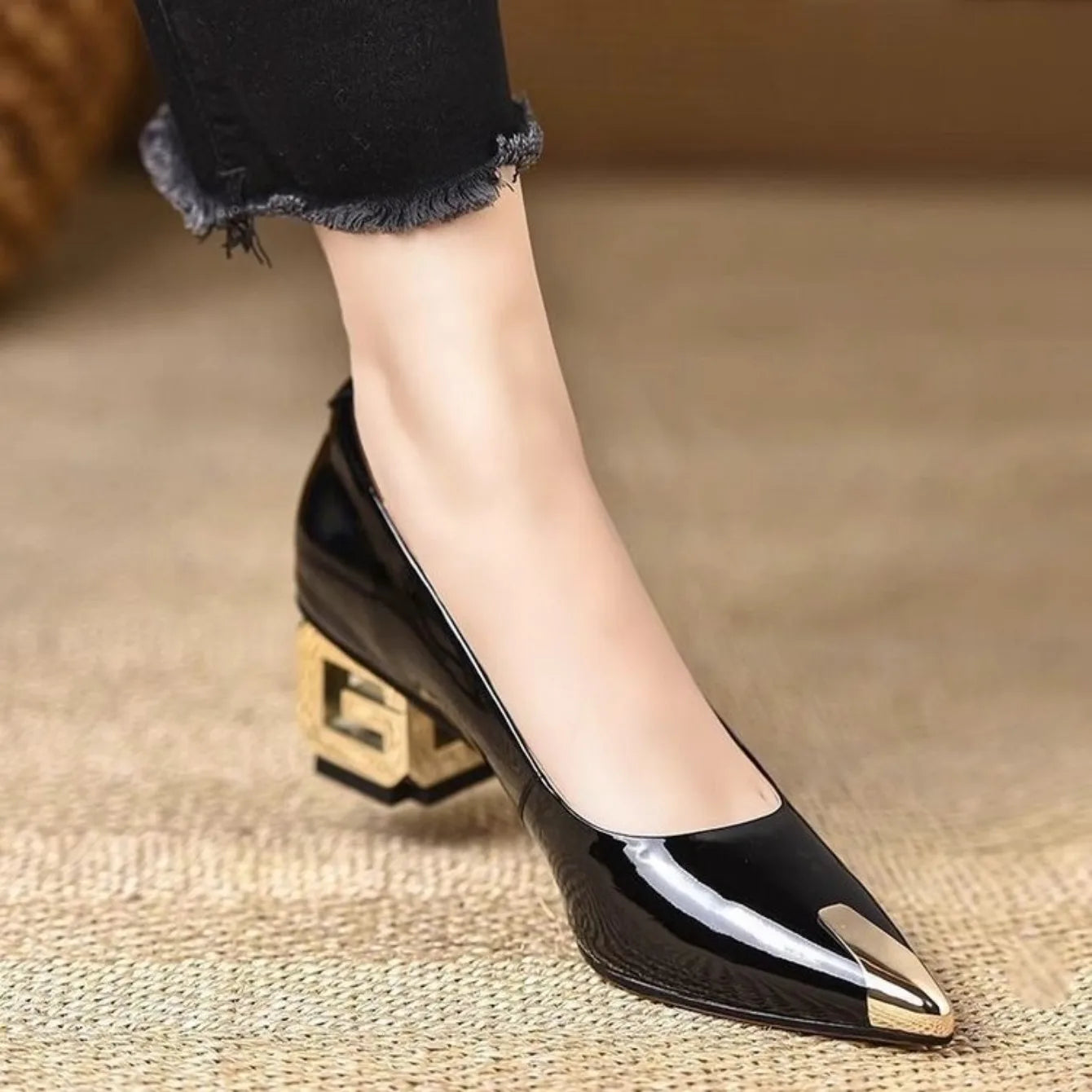 Women's Low-cut Shoes 2025 Spring and Autumn Fashion Low-heeled Pumps Classic Metal Toe Pointed High-heeled Office Shoes.