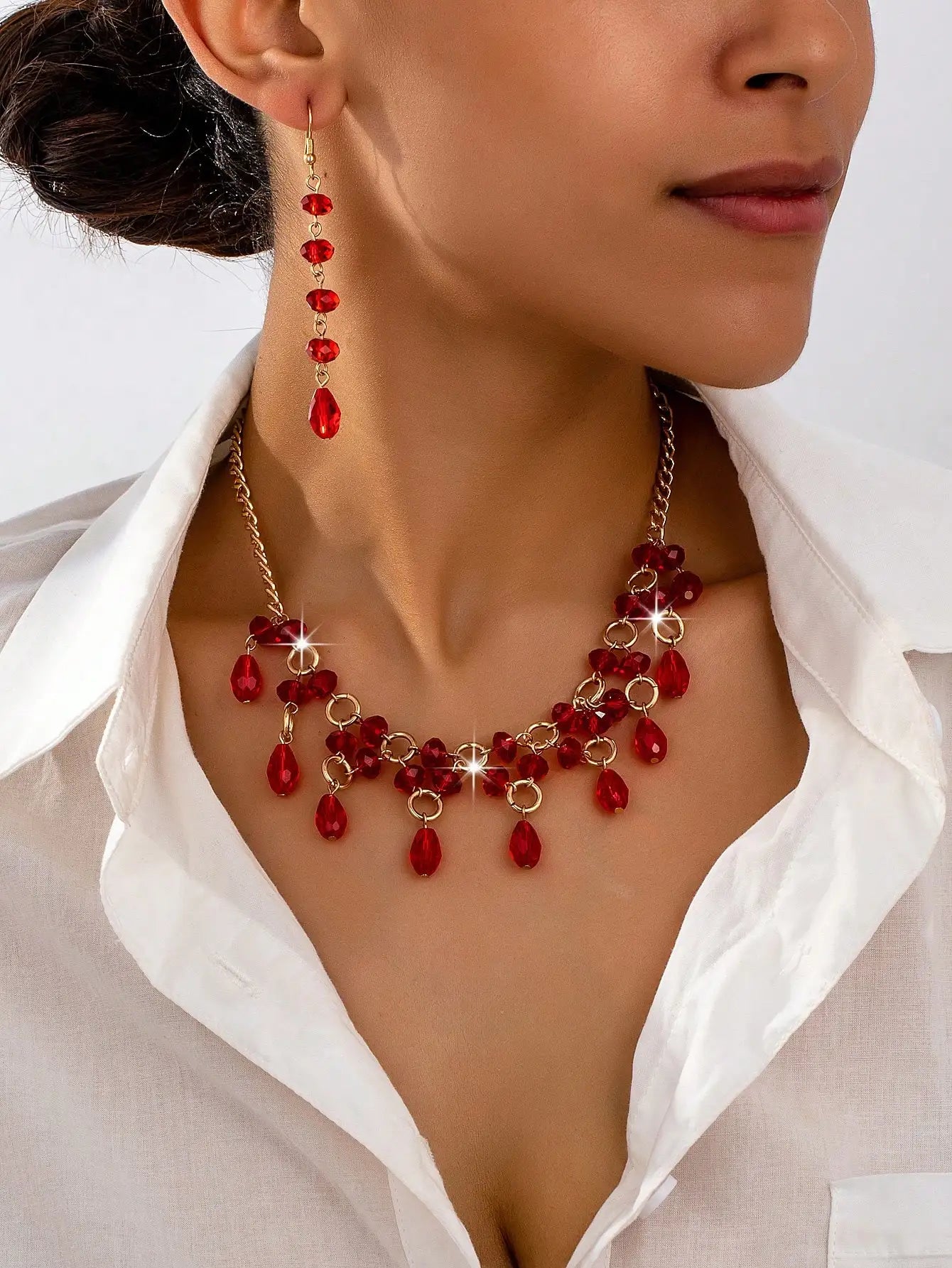 A Set of Light Luxury, Elegant, High-End, Stylish and Versatile Women's Earrings, Necklaces and Jewelry Sets