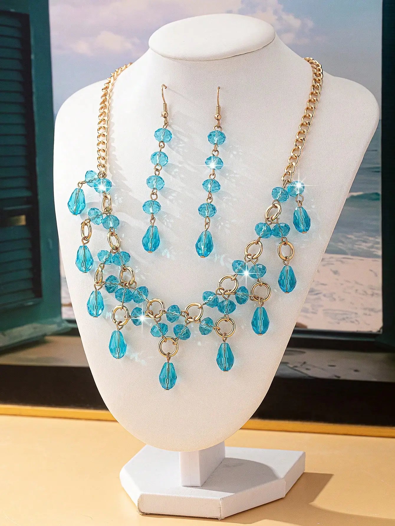 A Set of Light Luxury, Elegant, High-End, Stylish and Versatile Women's Earrings, Necklaces and Jewelry Sets