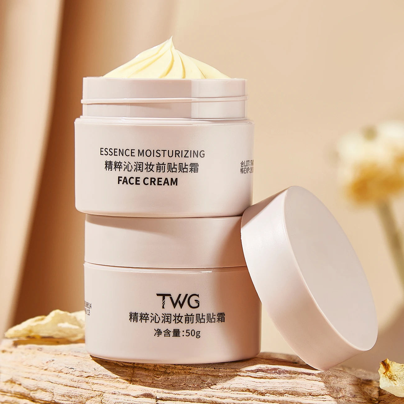 Apply the cream before makeup, moisturizing foundation cream - lasting moisturizing, creating a natural foundation