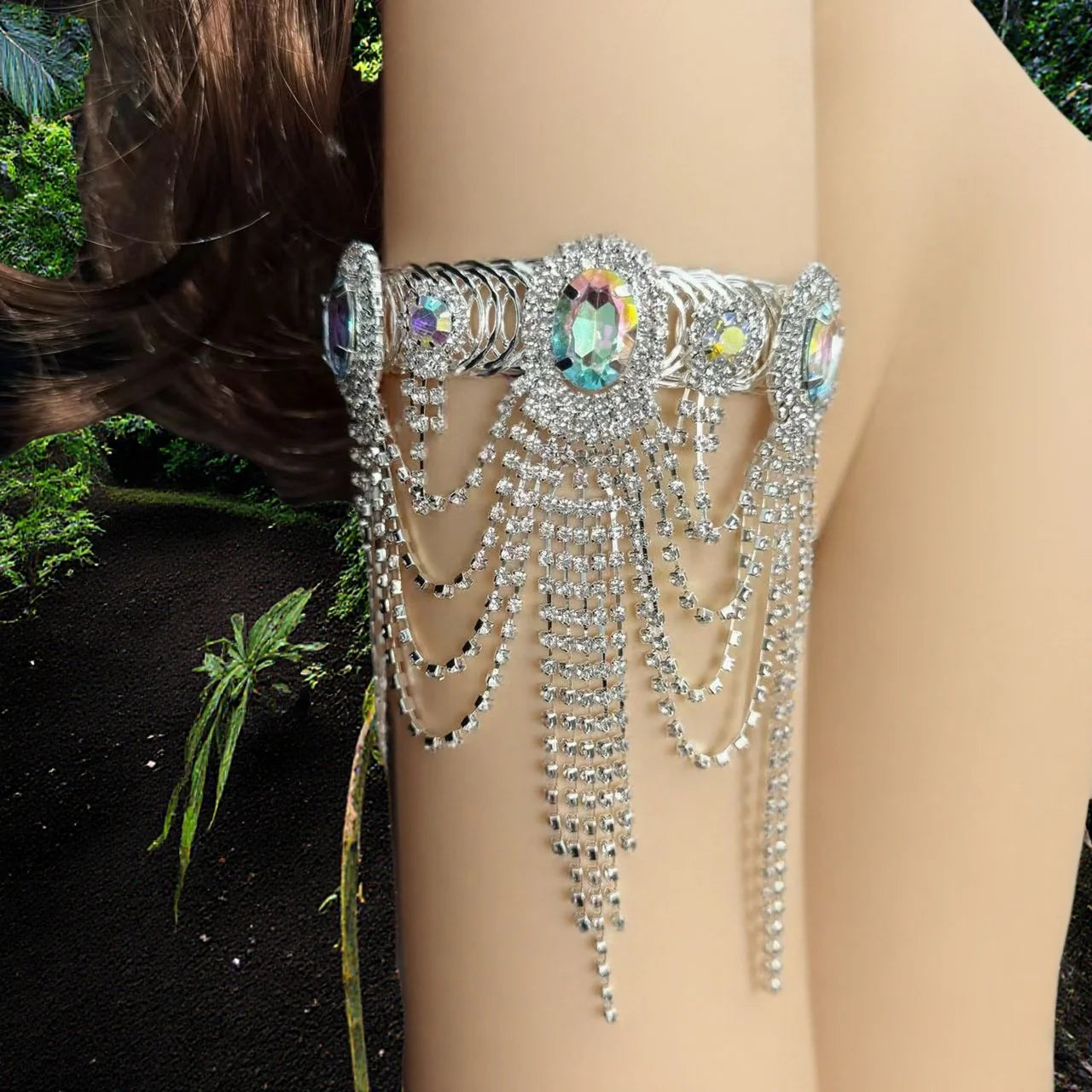 Fashionable and personalized tassel arm chain for girls with a high-end feel, rhinestone bracelet with open mouth accessories