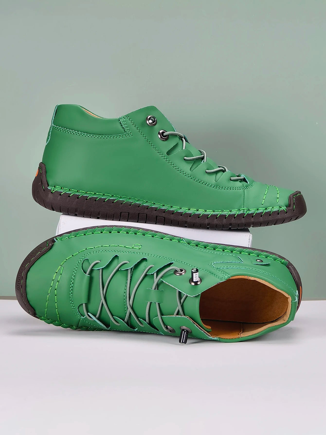 New Fashion Sneakers Women Hand-stitching Leather Casual Shoes Design Platform Loafers Breathable Flats Shoe Driving Plus Size