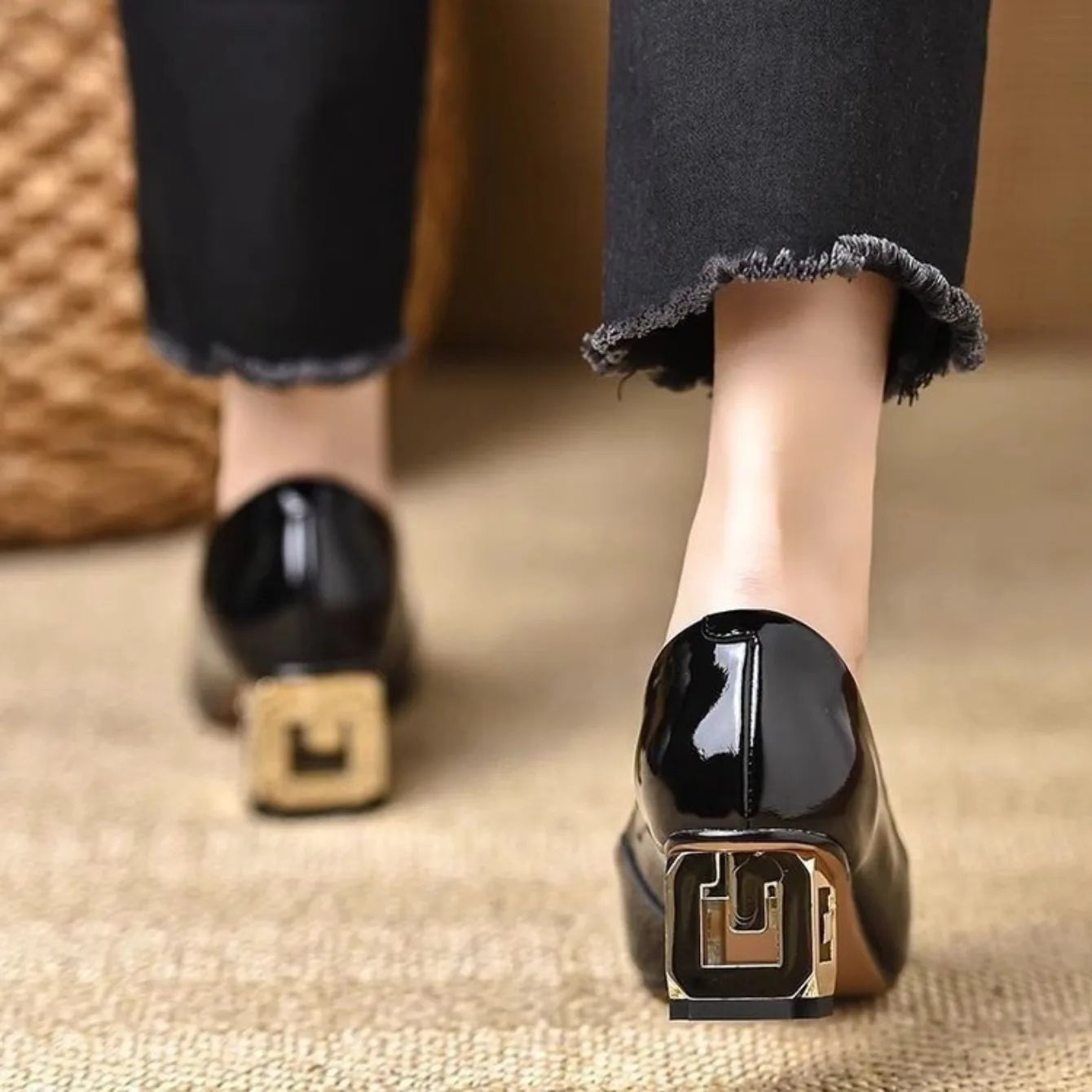 Women's Low-cut Shoes 2025 Spring and Autumn Fashion Low-heeled Pumps Classic Metal Toe Pointed High-heeled Office Shoes.